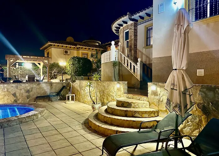 Casa Lilly-Rose, A Beautiful 3 Bedroom Detached Villa A Short Walk To The Villamartin Plaza & Golf Course