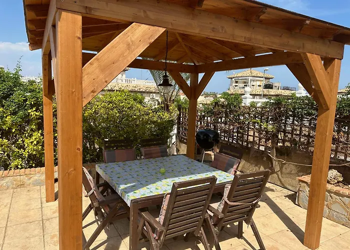 Casa Lilly-Rose, A Beautiful 3 Bedroom Detached Villa A Short Walk To The Villamartin Plaza & Golf Course