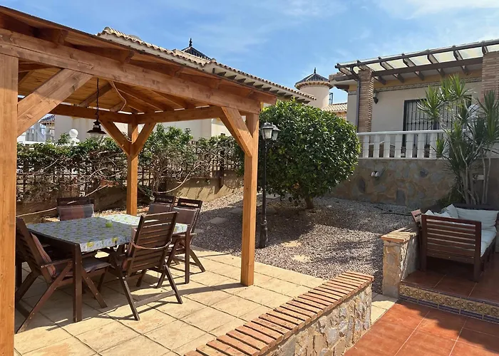 Casa Lilly-Rose, A Beautiful 3 Bedroom Detached Villa A Short Walk To The Villamartin Plaza & Golf Course