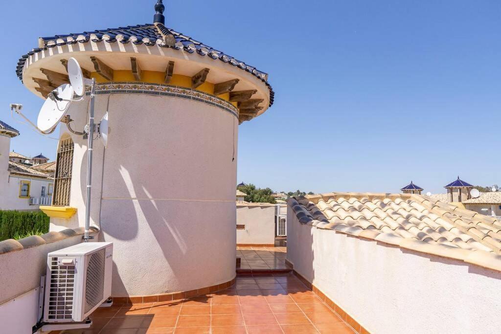 Casa Lilly-rose, A Beautiful 3 Bedroom Detached A Short Walk To The Plaza & Golf Course Villa