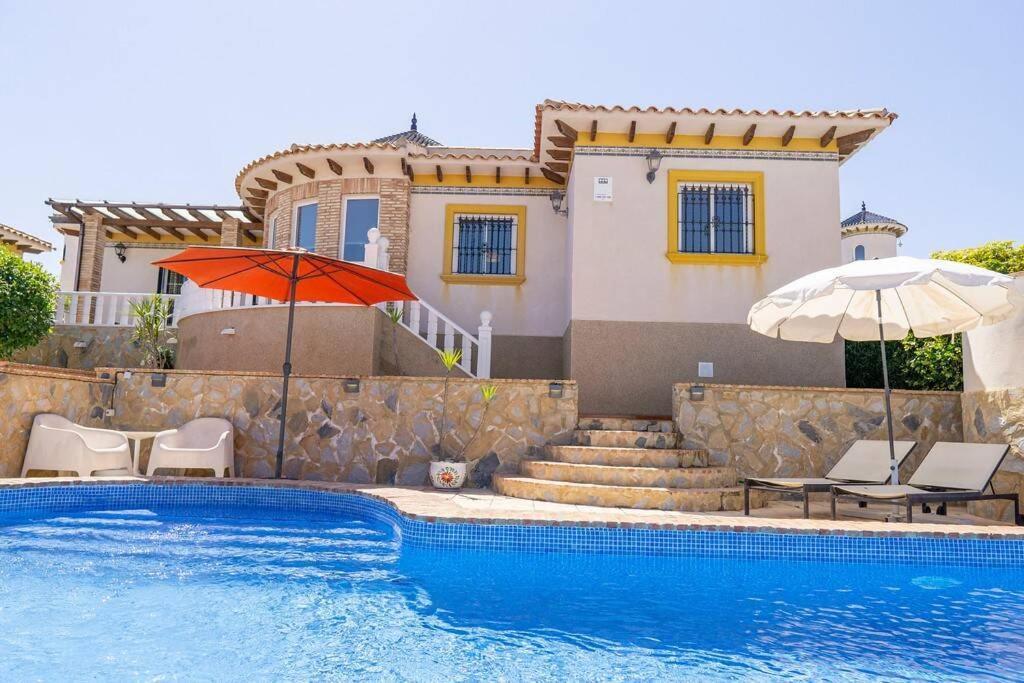 Villa Casa Lilly-rose, A Beautiful 3 Bedroom Detached A Short Walk To The Plaza & Golf Course Villamartin (Valencia)